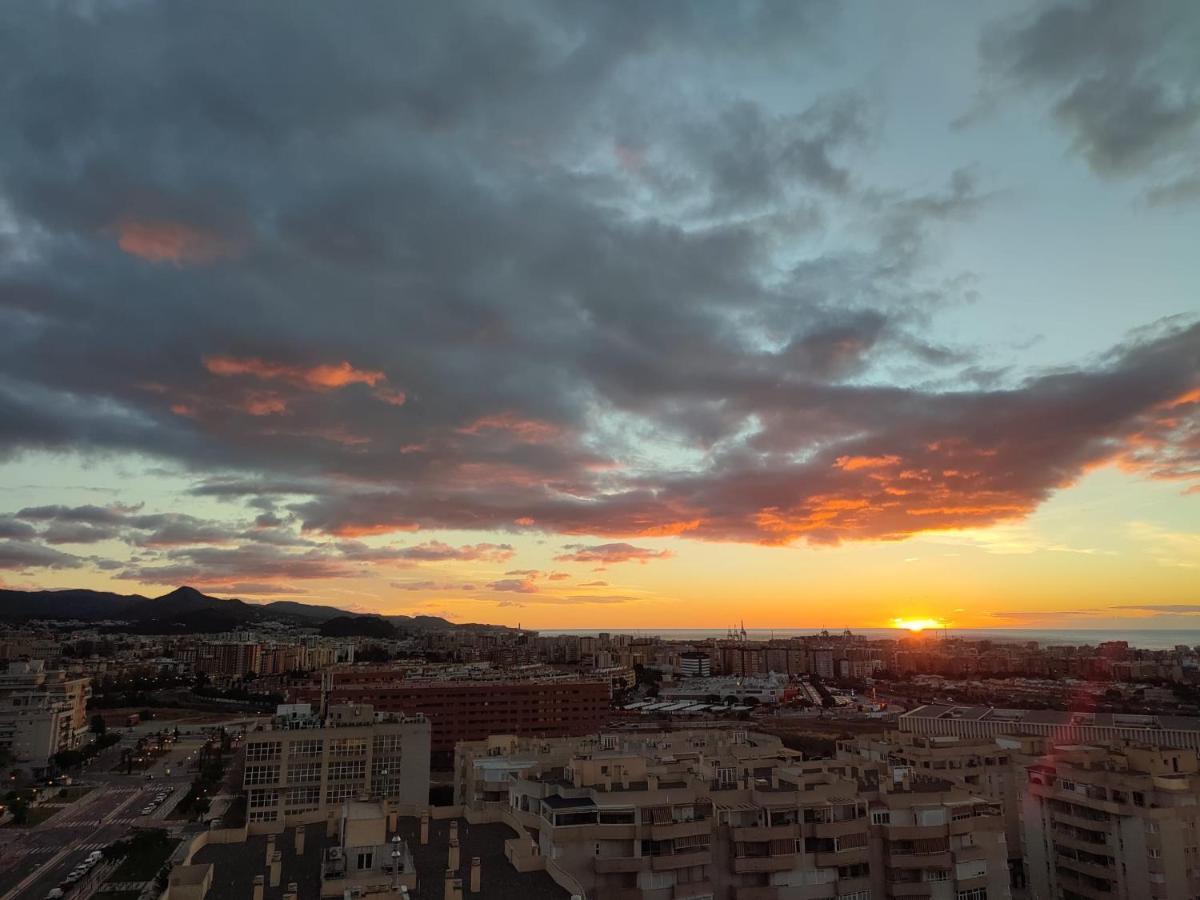 Apartamentum Espectacular Apartamento Con Increibles Vistas Apartment Malaga Luaran gambar